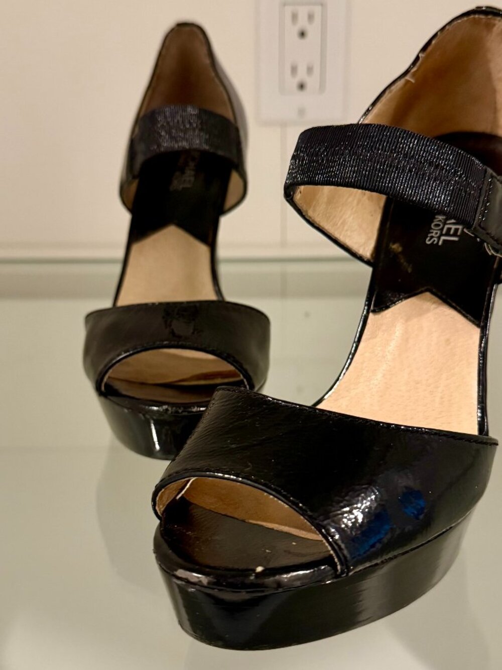 Michael Kors Women's Peep Toe Patent Black Platform Size 7.5 Mint
